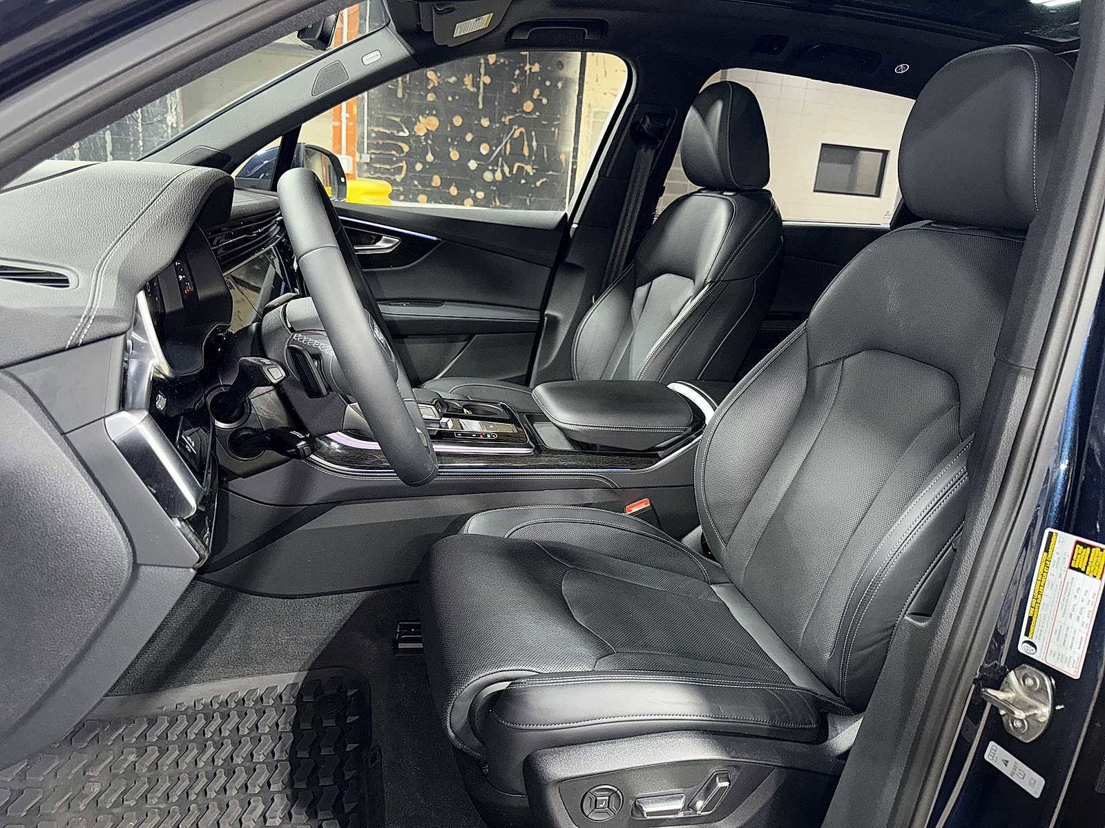 Thumbnail: 2025 Audi Q7 - 15