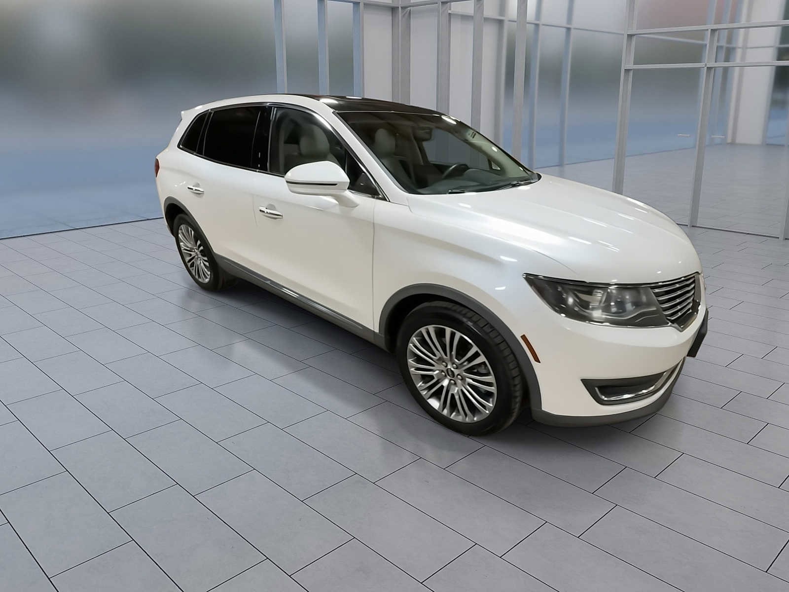 Thumbnail: 2016 Lincoln MKX - 2