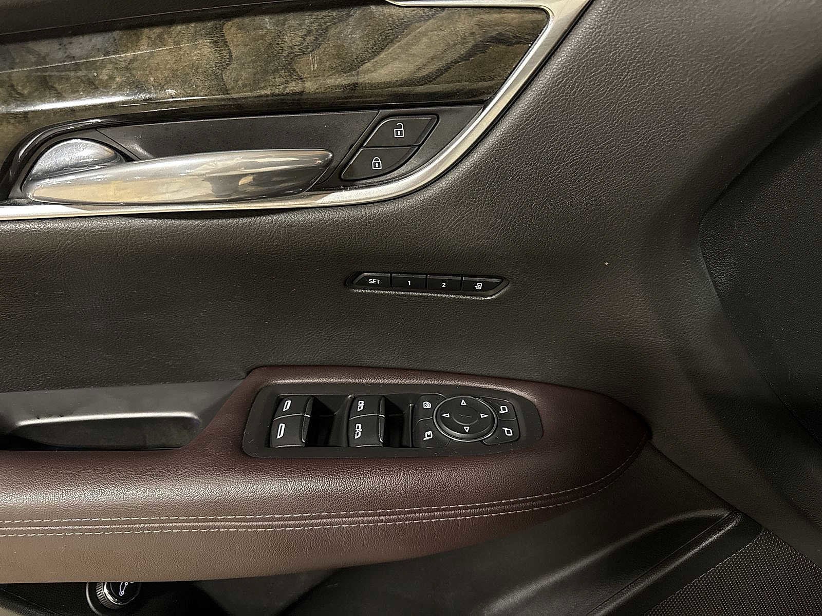 Thumbnail: 2021 Cadillac XT6 - 23