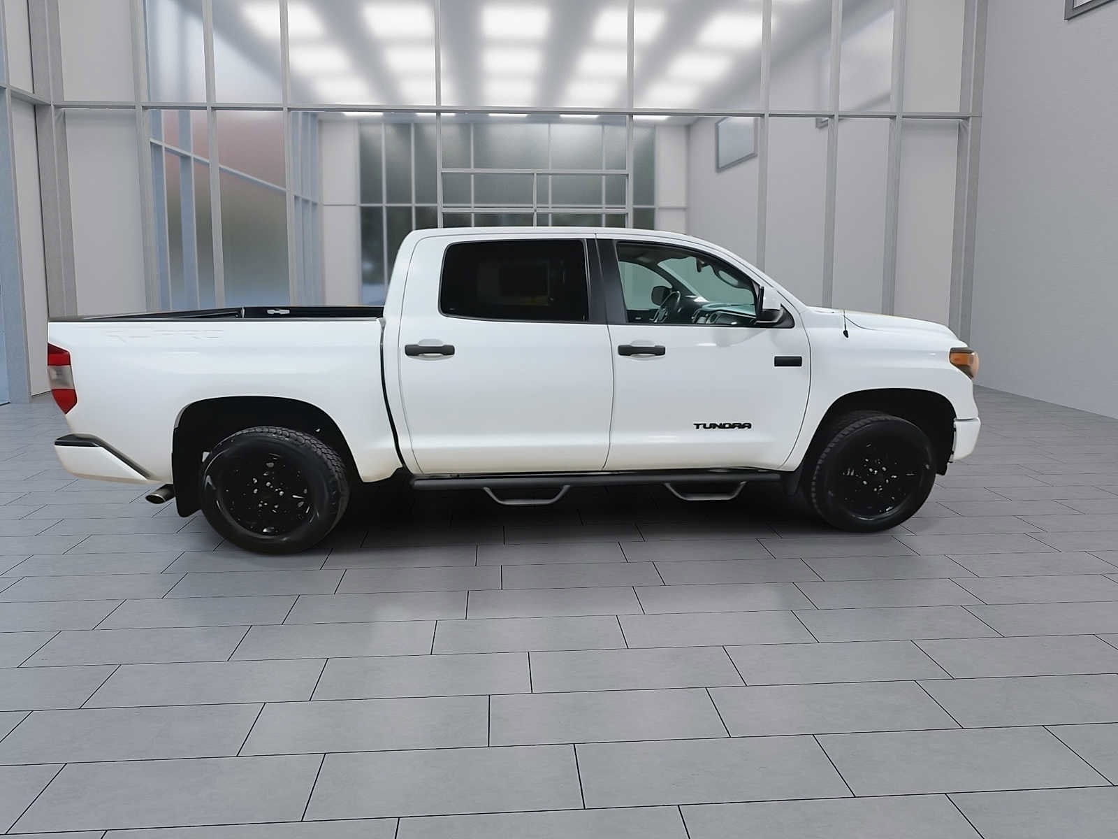 Thumbnail: 2016 Toyota Tundra - 9