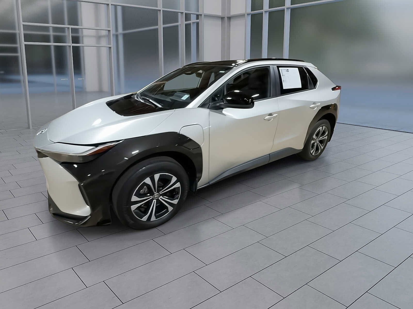 2023 Toyota bZ4X XLE photo 4