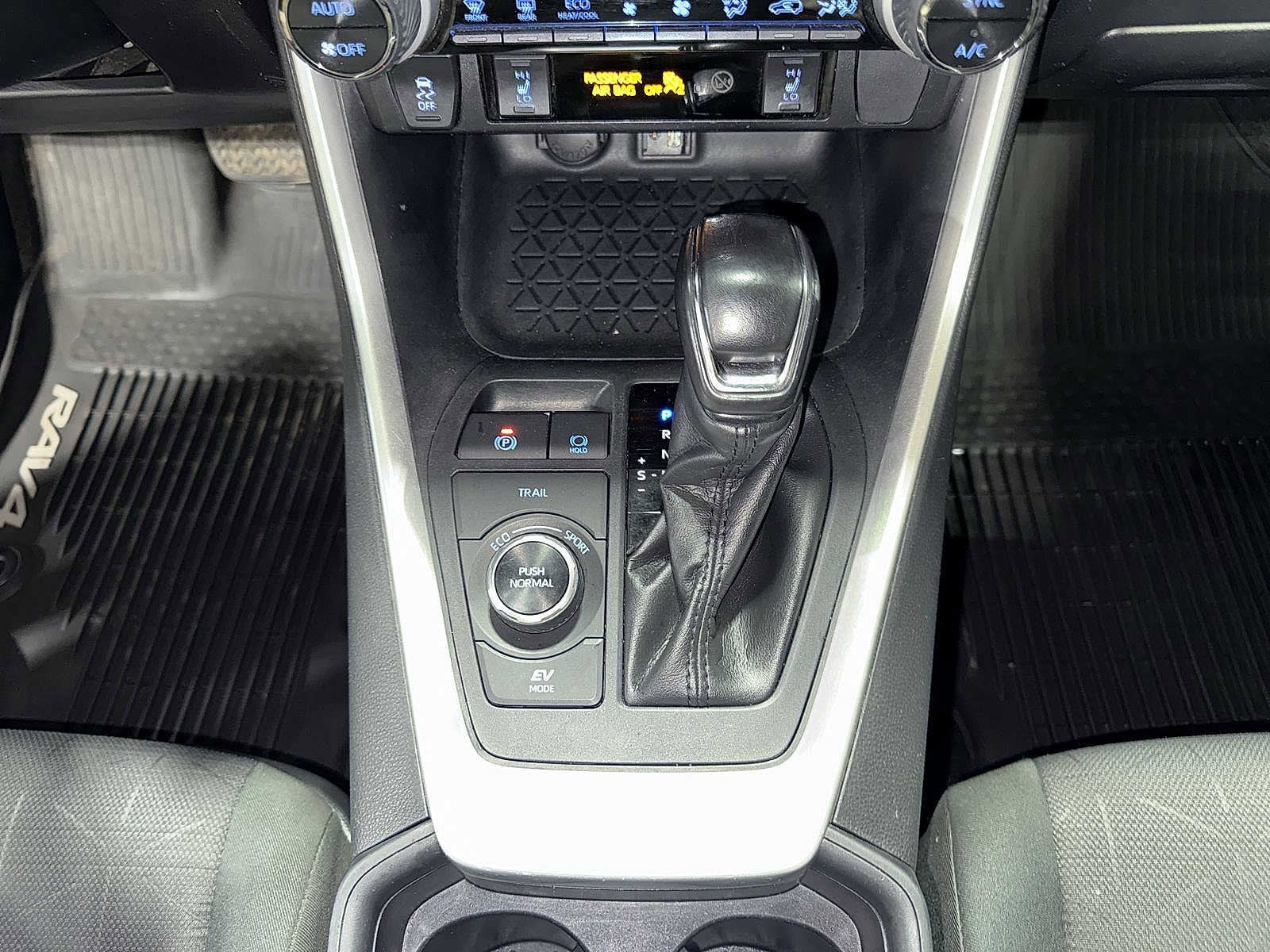 Thumbnail: 2019 Toyota RAV4 - 32