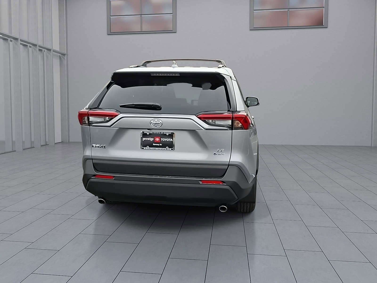 Thumbnail: 2025 Toyota RAV4 - 8