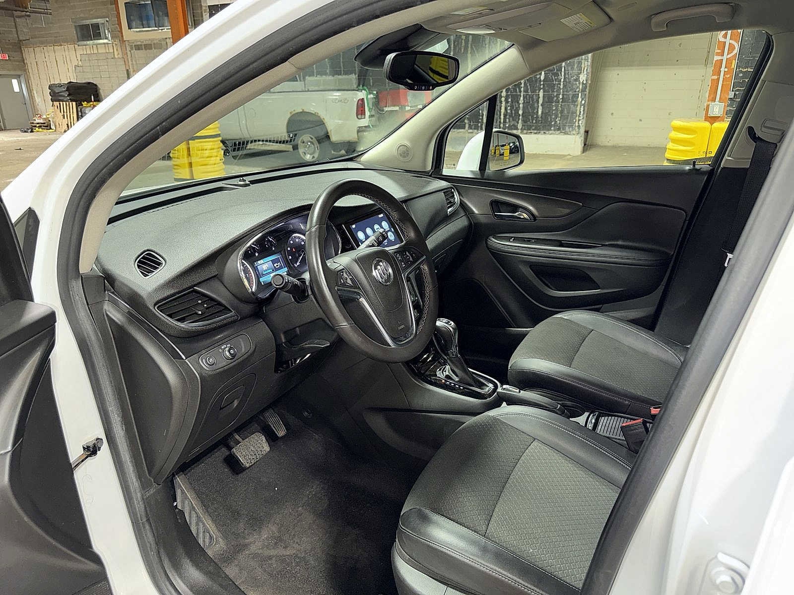 Thumbnail: 2018 Buick Encore - 26