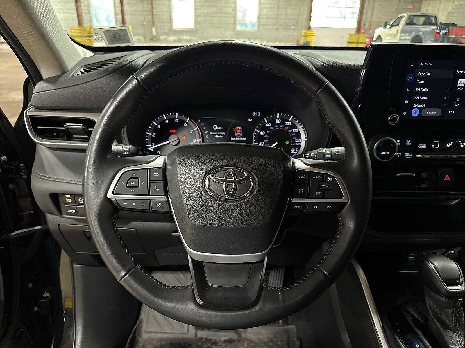 Thumbnail: 2023 Toyota Highlander - 19