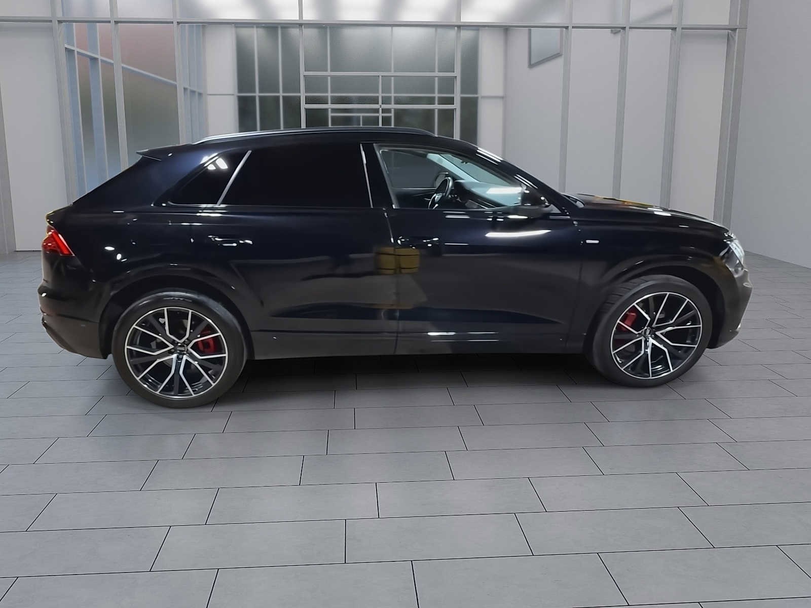 Thumbnail: 2020 Audi Q8 - 9