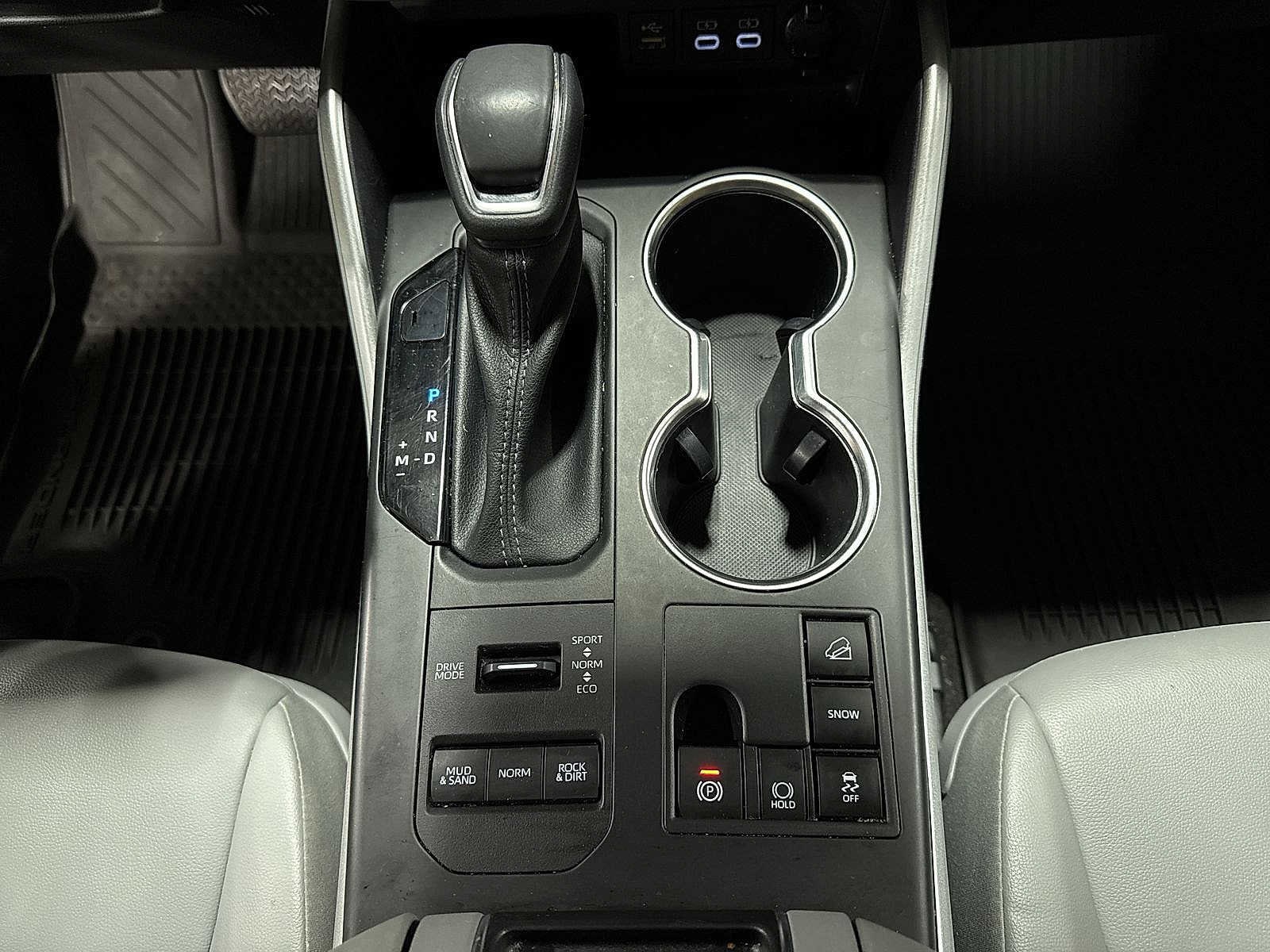 Thumbnail: 2023 Toyota Highlander - 32