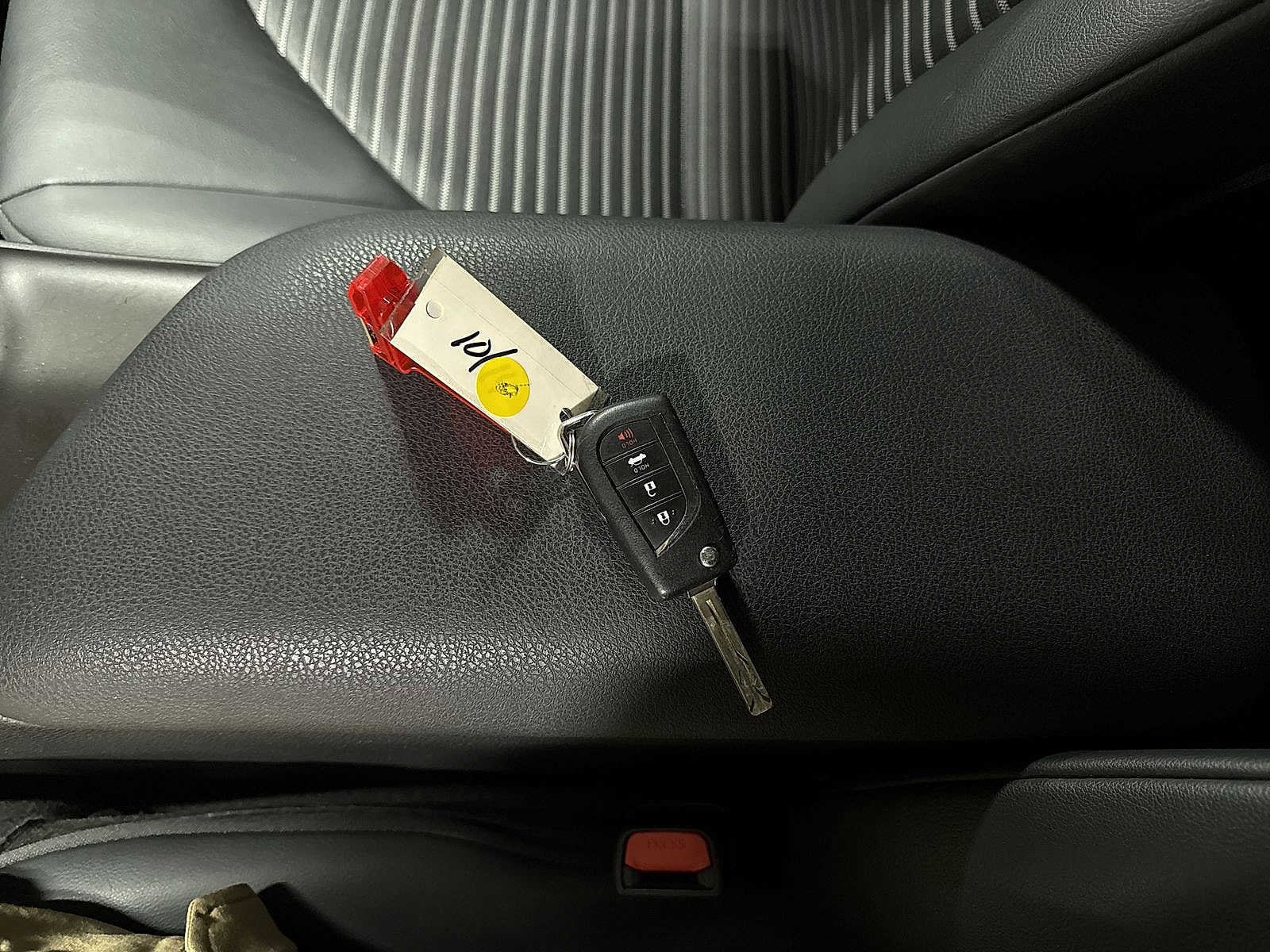 Thumbnail: 2023 Toyota Camry - 32