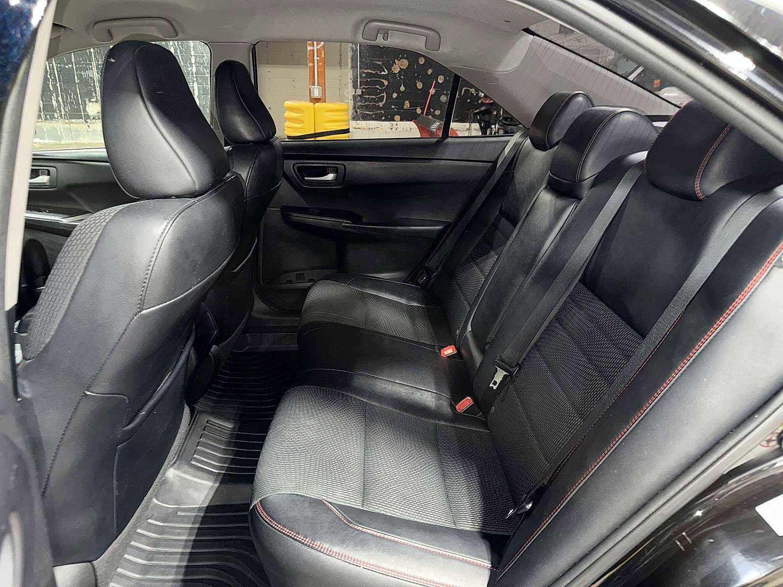 Thumbnail: 2016 Toyota Camry - 16