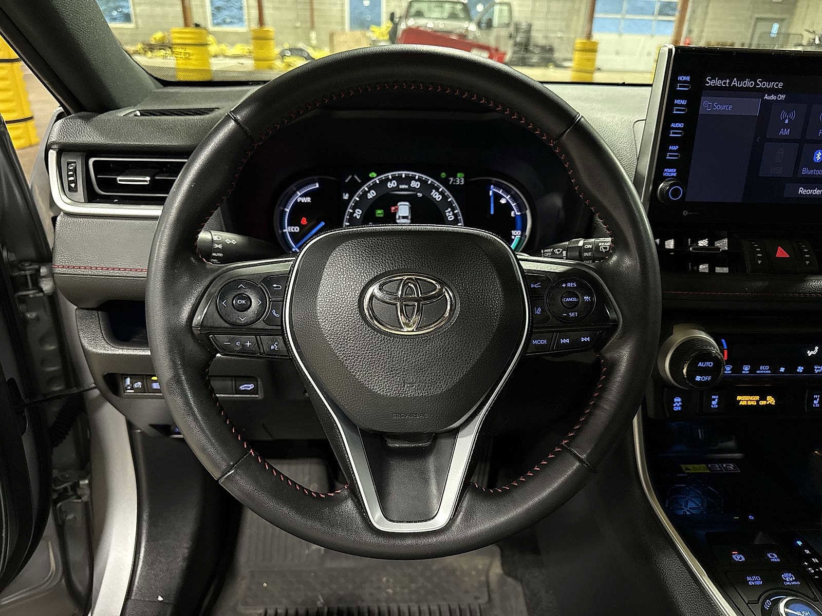 Thumbnail: 2022 Toyota RAV4 - 18