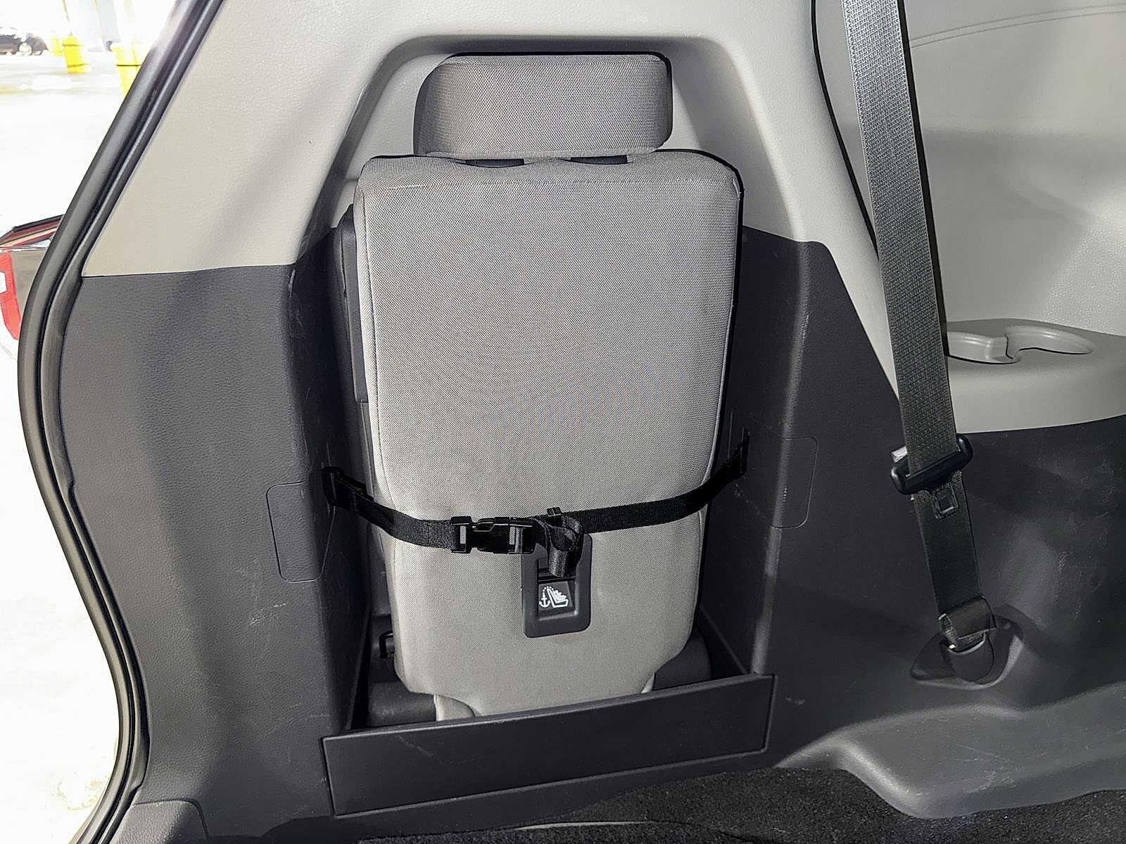 Thumbnail: 2021 Toyota Sienna - 28