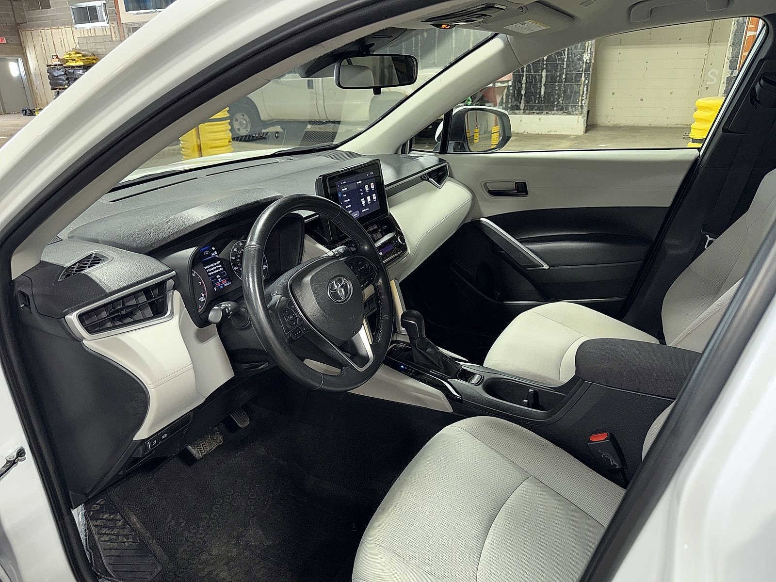 Thumbnail: 2023 Toyota Corolla Cross - 27