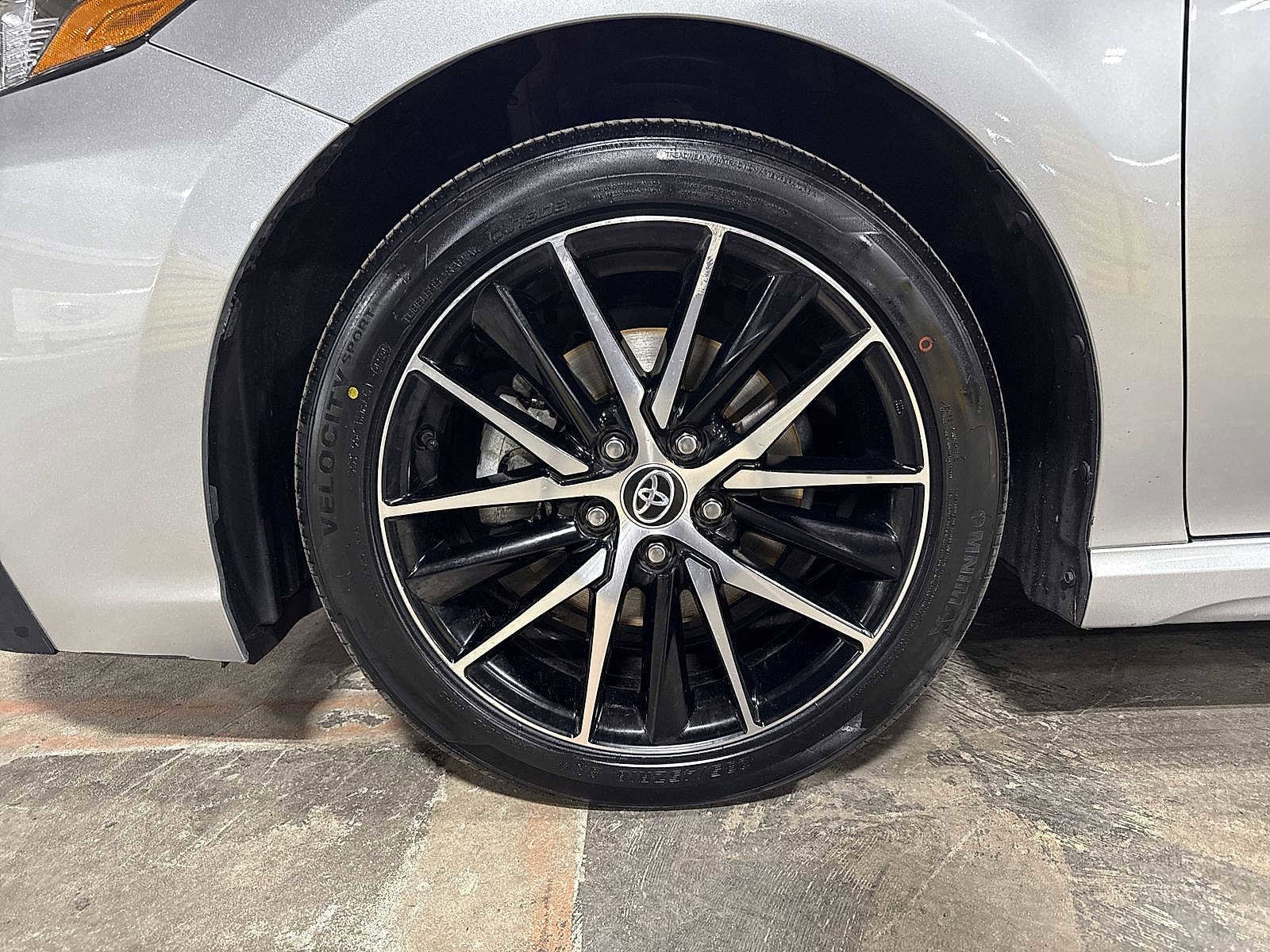 Thumbnail: 2023 Toyota Camry - 10