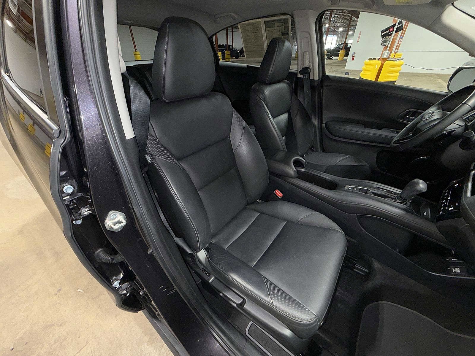 Thumbnail: 2017 Honda HR-V - 15