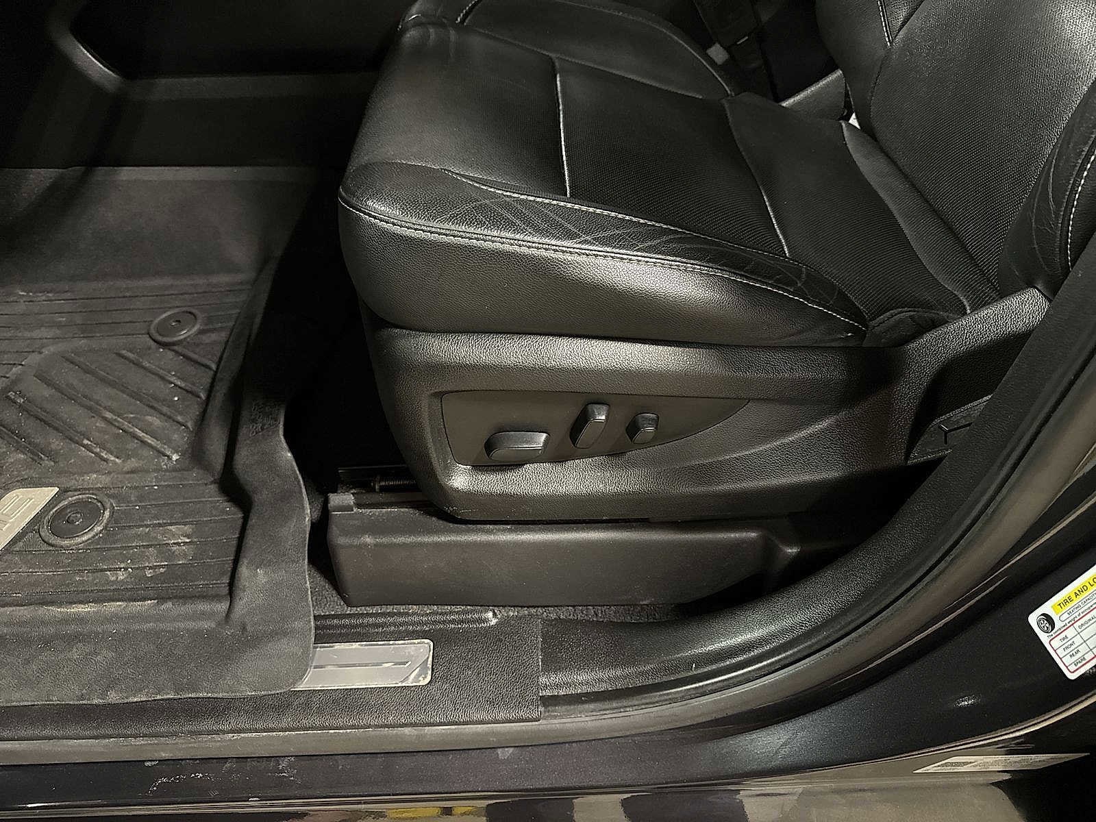 Thumbnail: 2020 GMC Yukon XL - 25