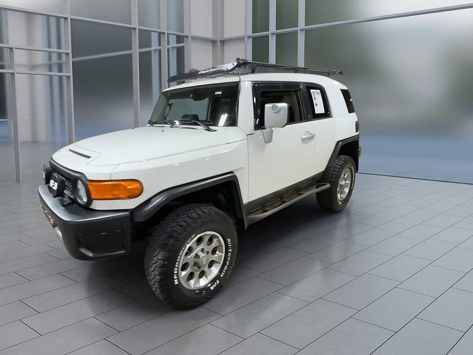 Thumbnail: 2013 Toyota FJ Cruiser - 8
