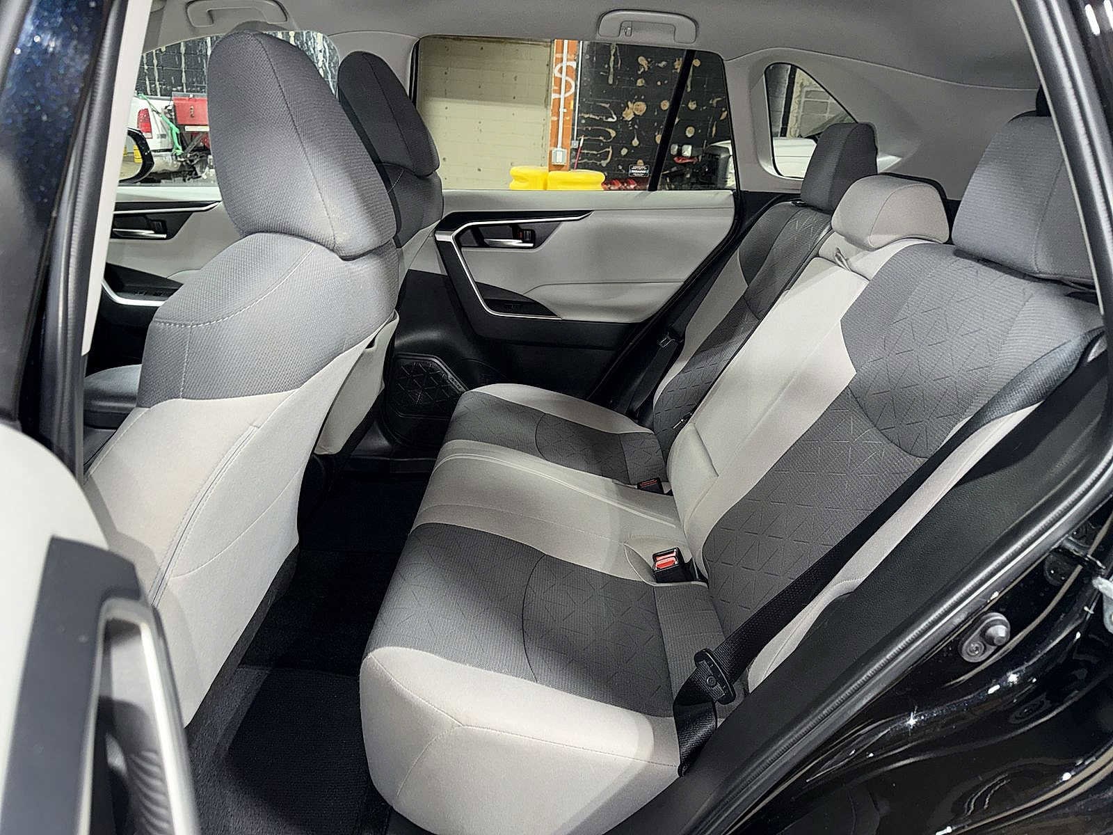 Thumbnail: 2023 Toyota RAV4 - 17