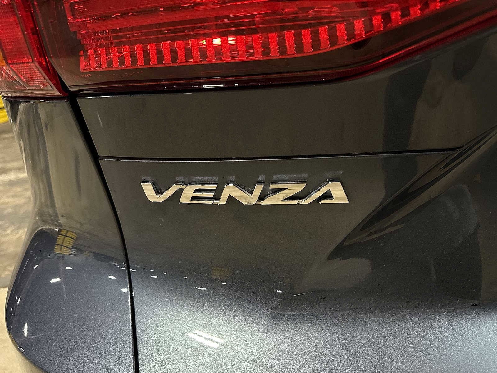 Thumbnail: 2022 Toyota Venza - 24