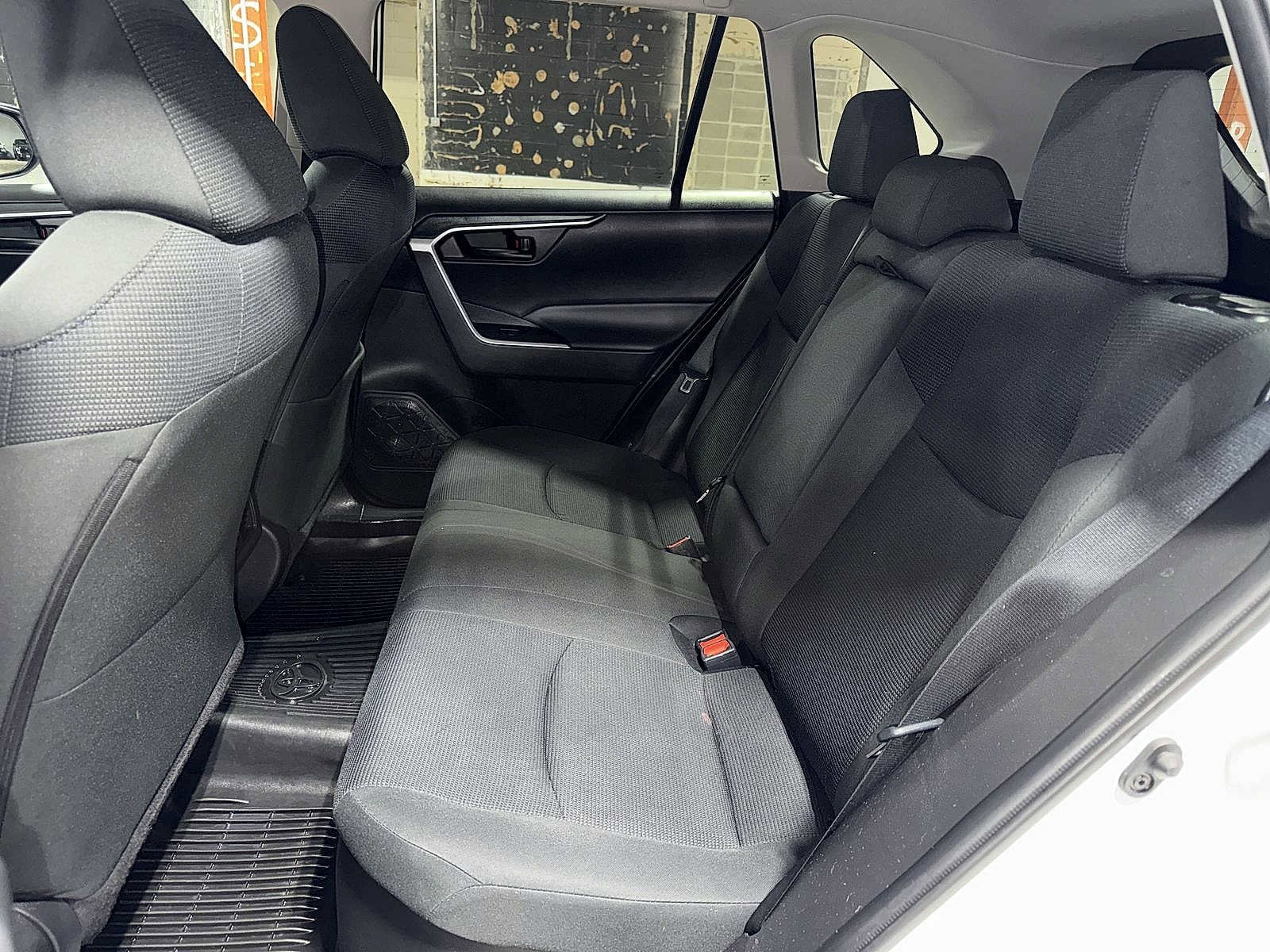 Thumbnail: 2021 Toyota RAV4 - 16