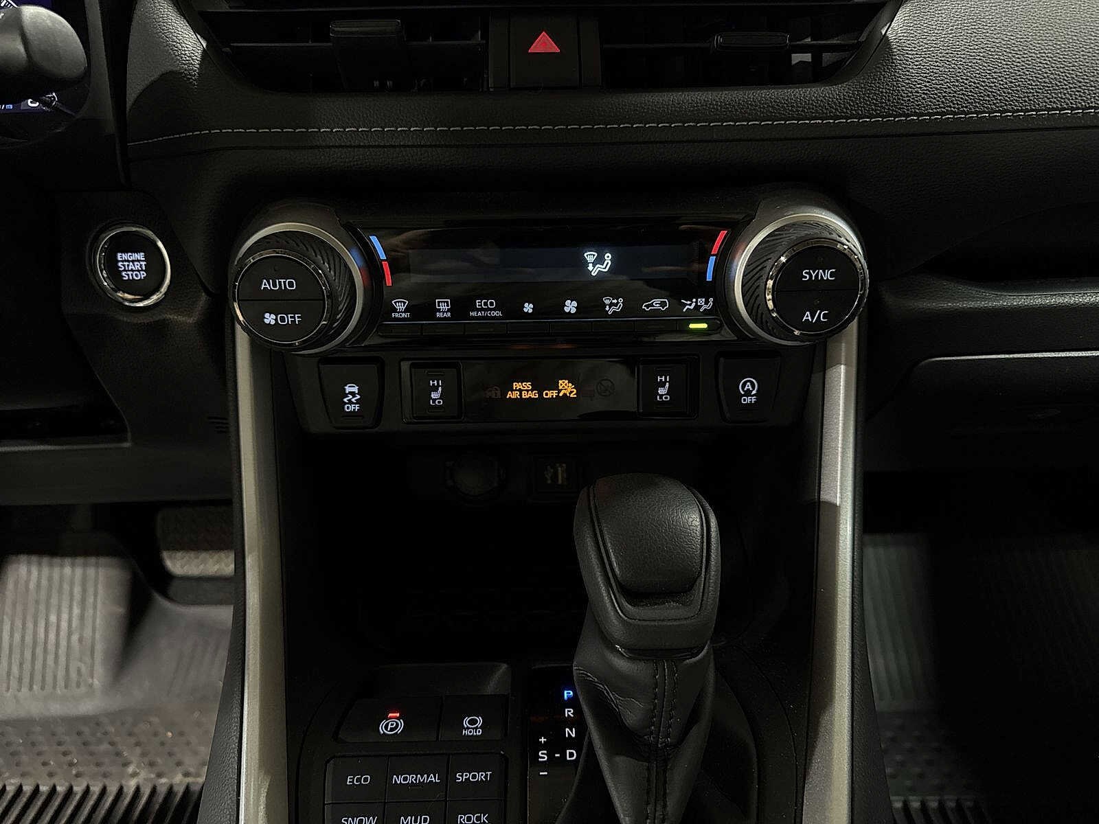 Thumbnail: 2023 Toyota RAV4 - 21