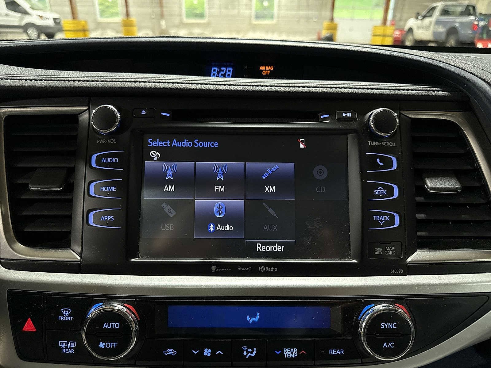 Thumbnail: 2019 Toyota Highlander - 21