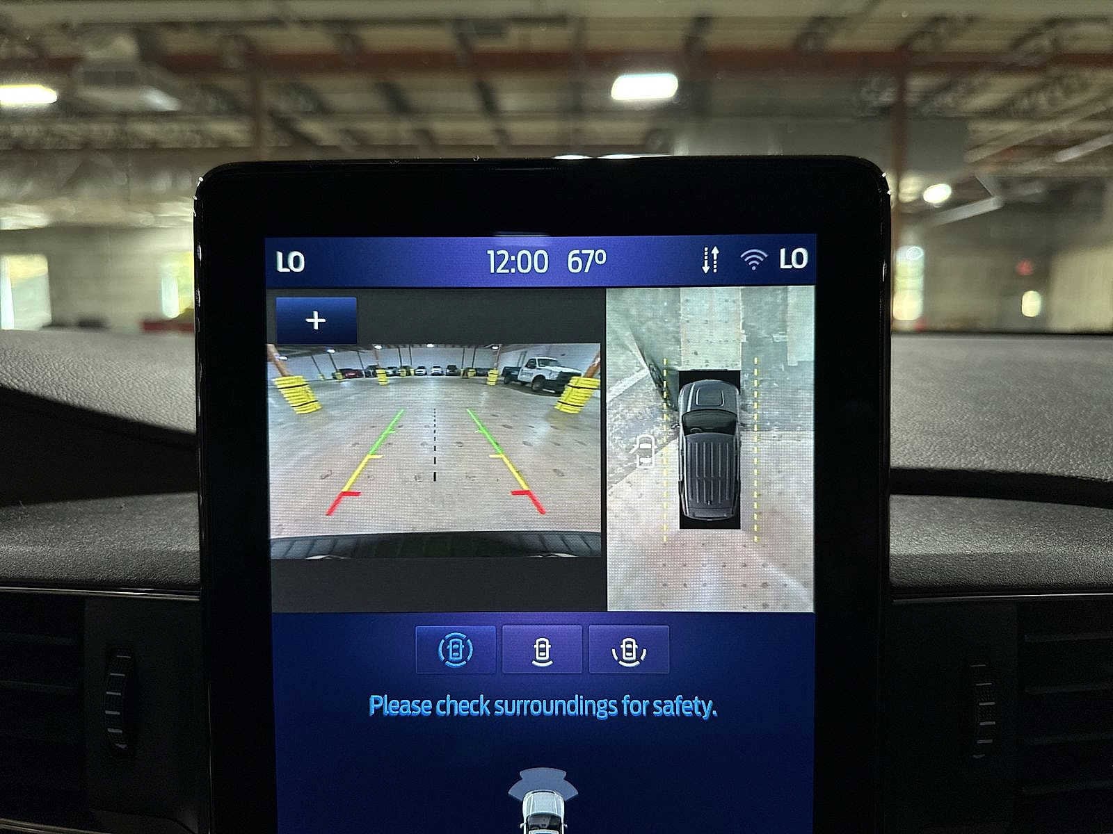 Thumbnail: 2022 Ford Explorer - 27