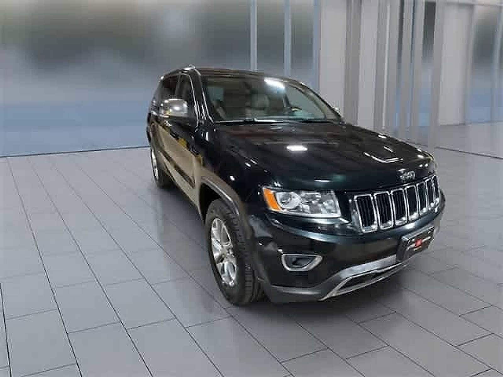 Thumbnail: 2015 Jeep Grand Cherokee - 9