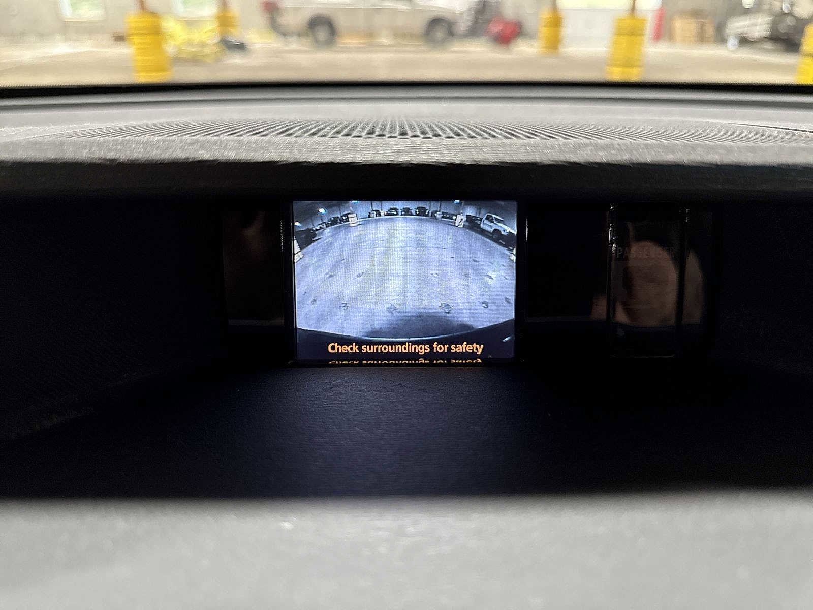 Thumbnail: 2011 Toyota Sienna - 25