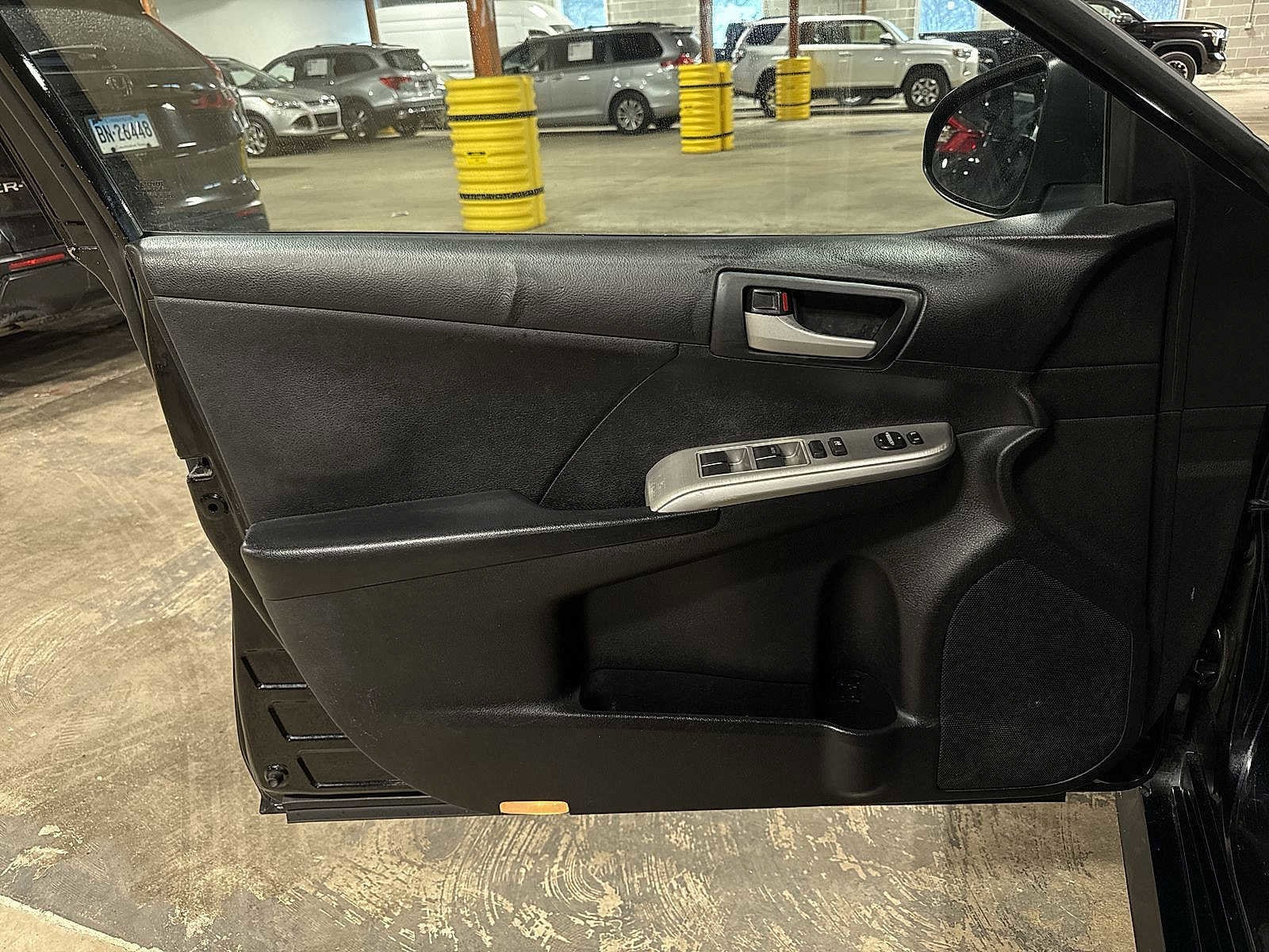 Thumbnail: 2012 Toyota Camry - 26