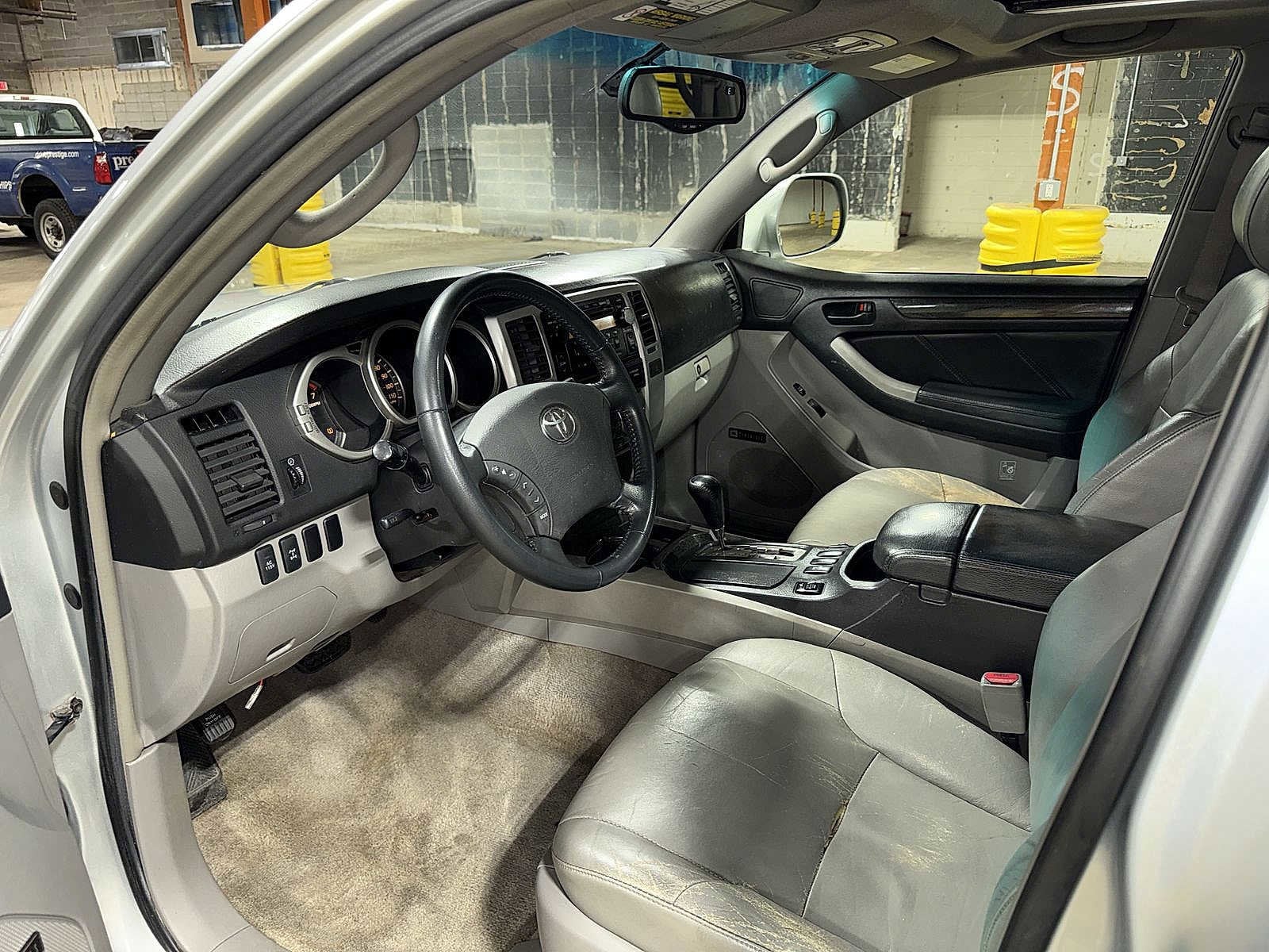 Thumbnail: 2005 Toyota 4Runner - 29