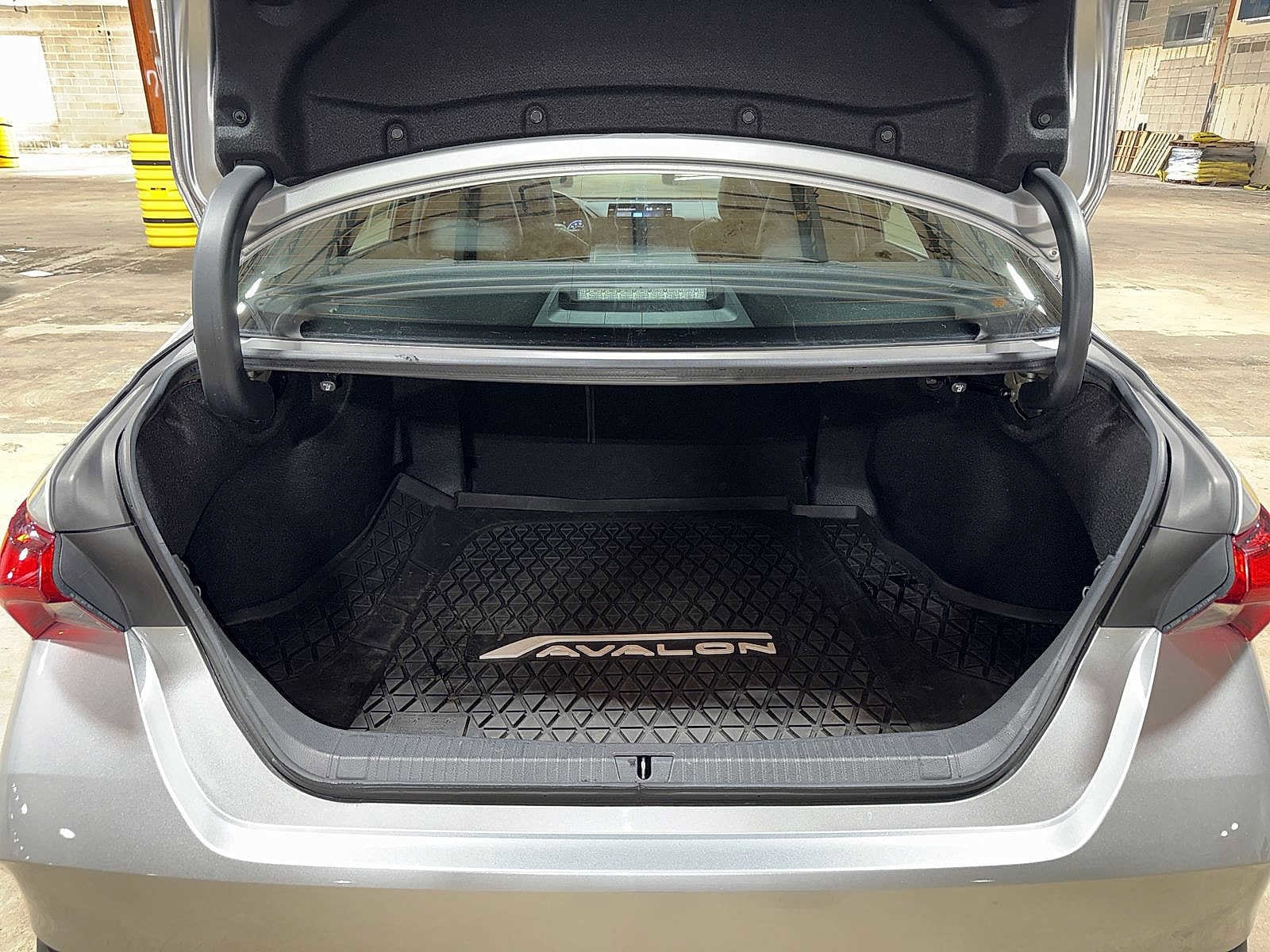 Thumbnail: 2019 Toyota Avalon - 10