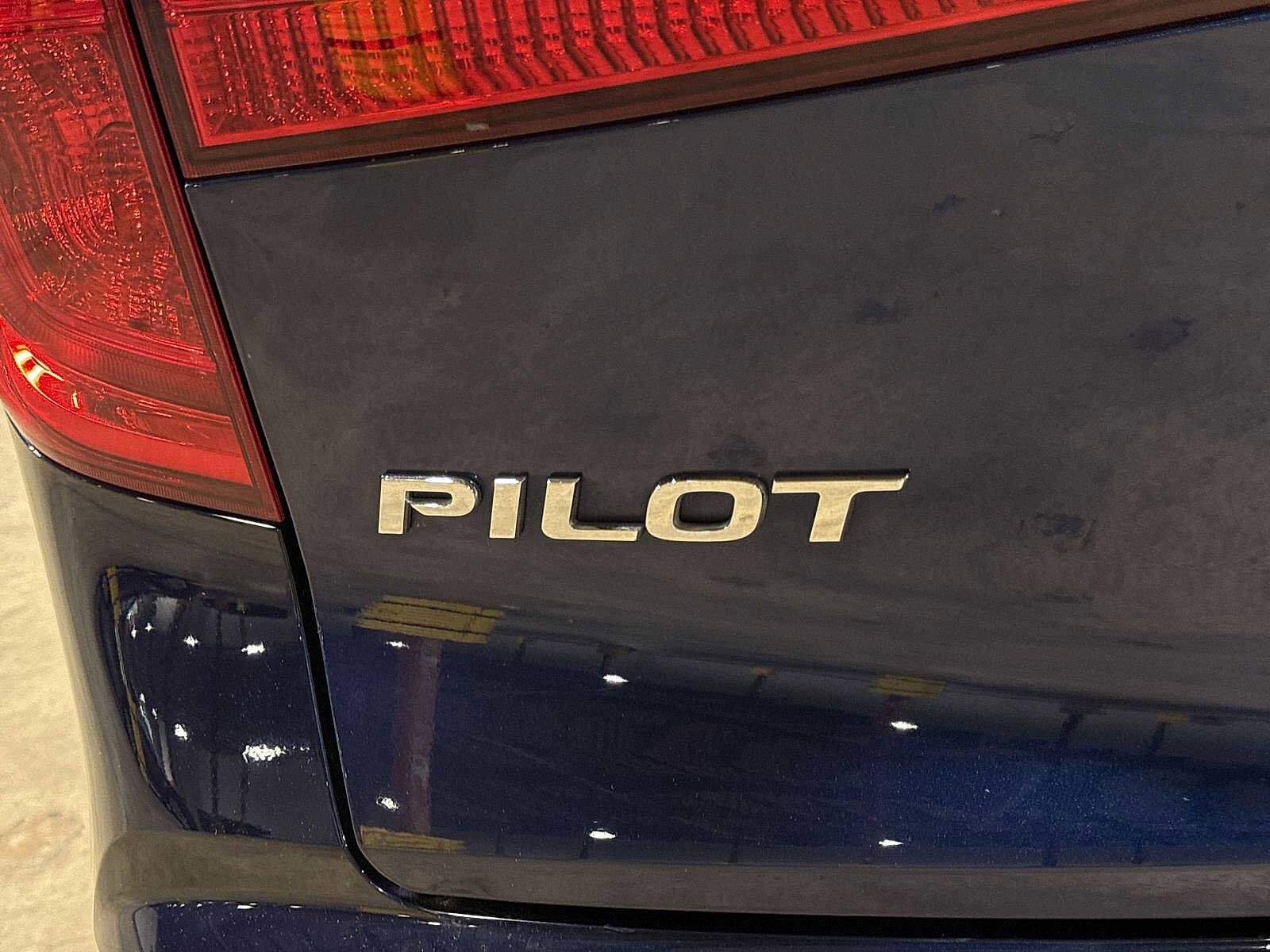 Thumbnail: 2017 Honda Pilot - 28