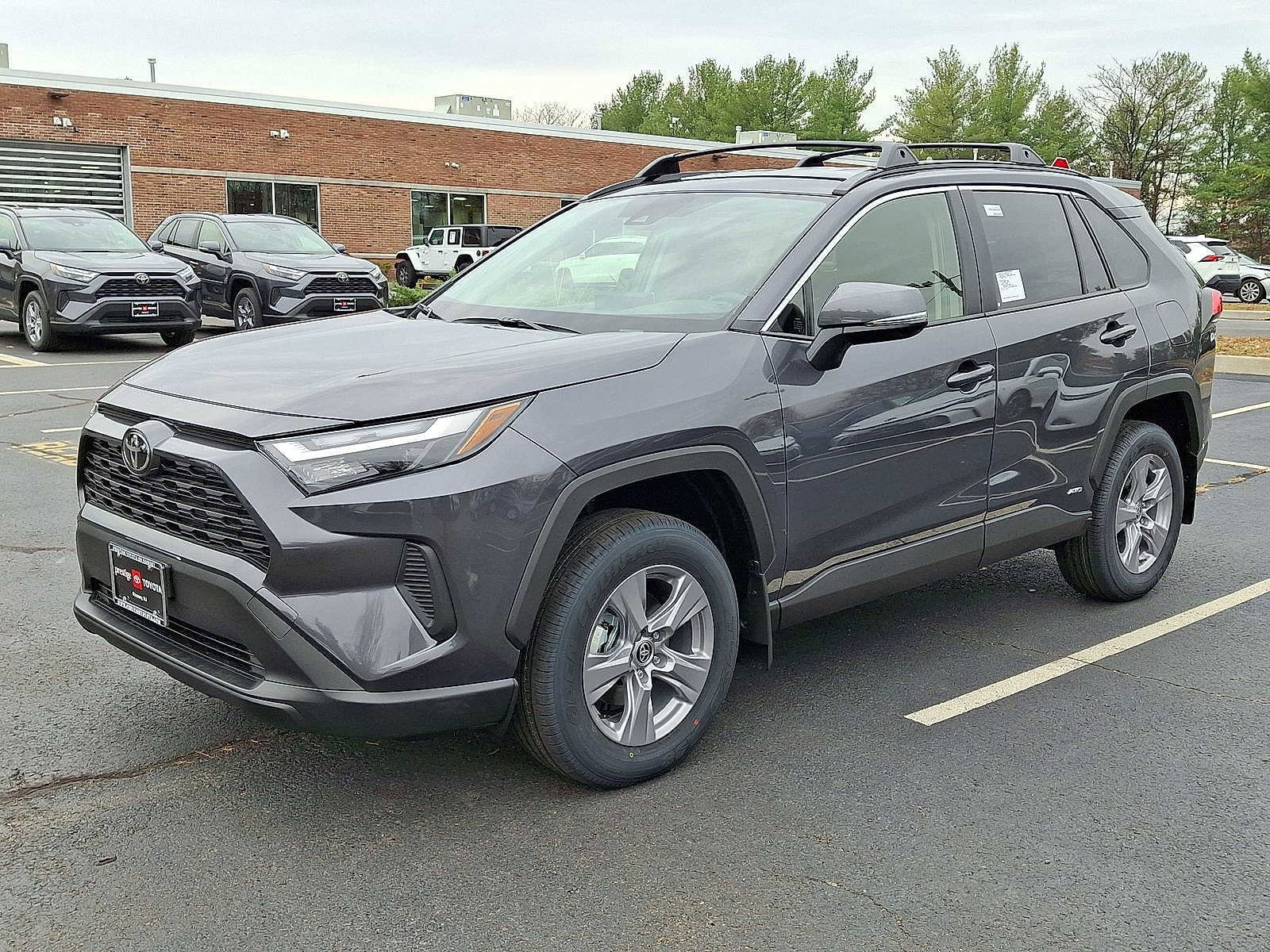 Thumbnail: 2025 Toyota RAV4 - 10