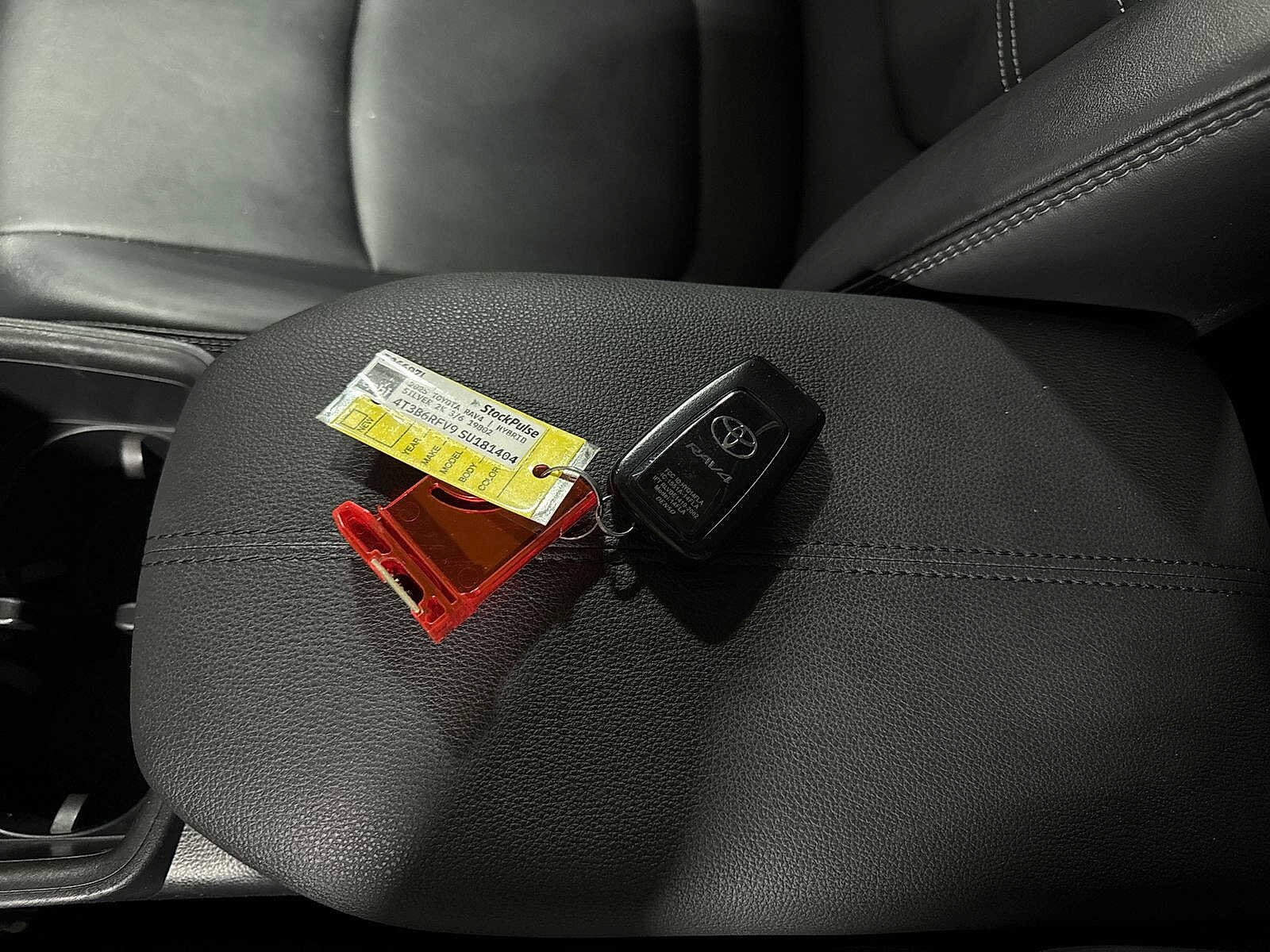 Thumbnail: 2025 Toyota RAV4 - 34