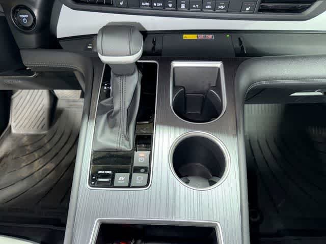 Thumbnail: 2025 Toyota Sienna - 34