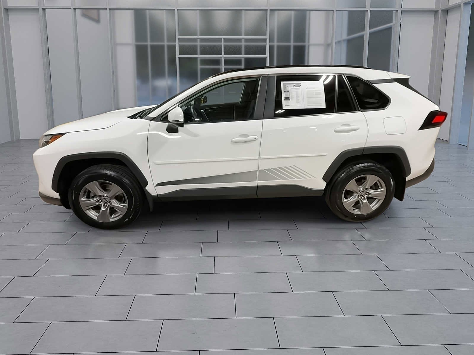 Thumbnail: 2022 Toyota RAV4 - 5