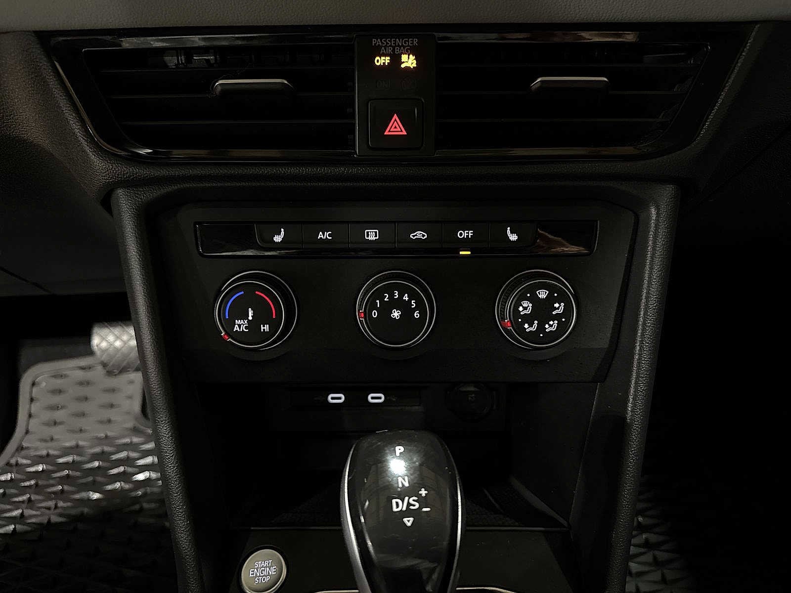 Thumbnail: 2022 Volkswagen Taos - 21