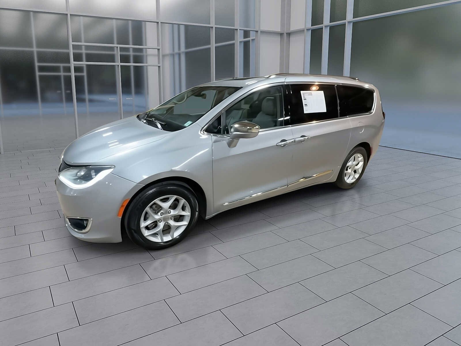 2019 Chrysler Pacifica Limited photo 4