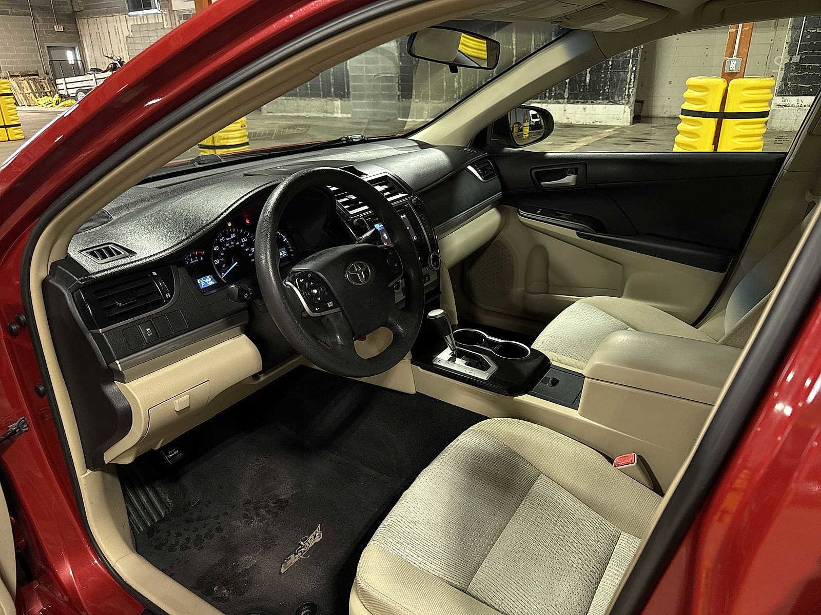 Thumbnail: 2012 Toyota Camry - 27