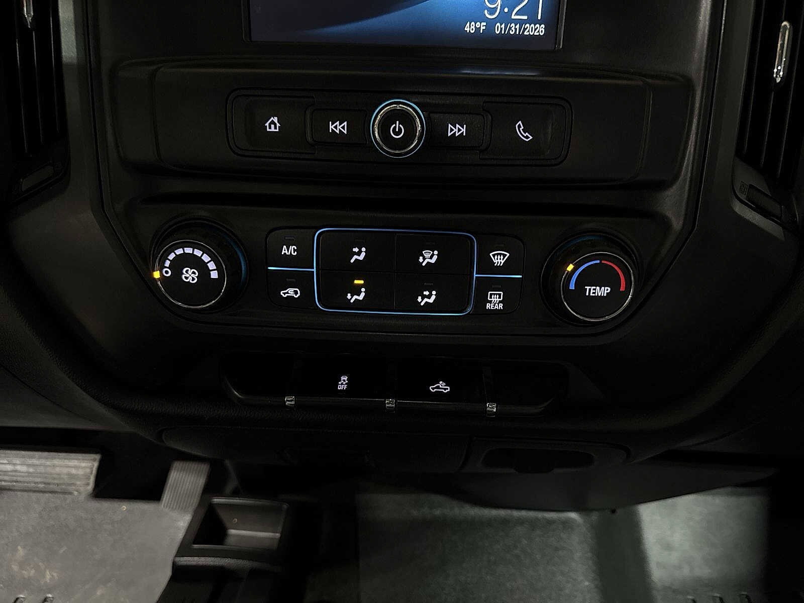 Thumbnail: 2018 Chevrolet Silverado 1500 - 21