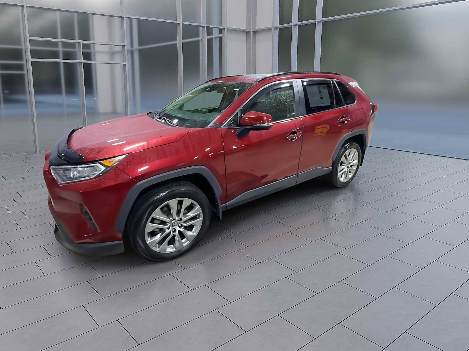2021 Toyota RAV4 XLE Premium photo 4