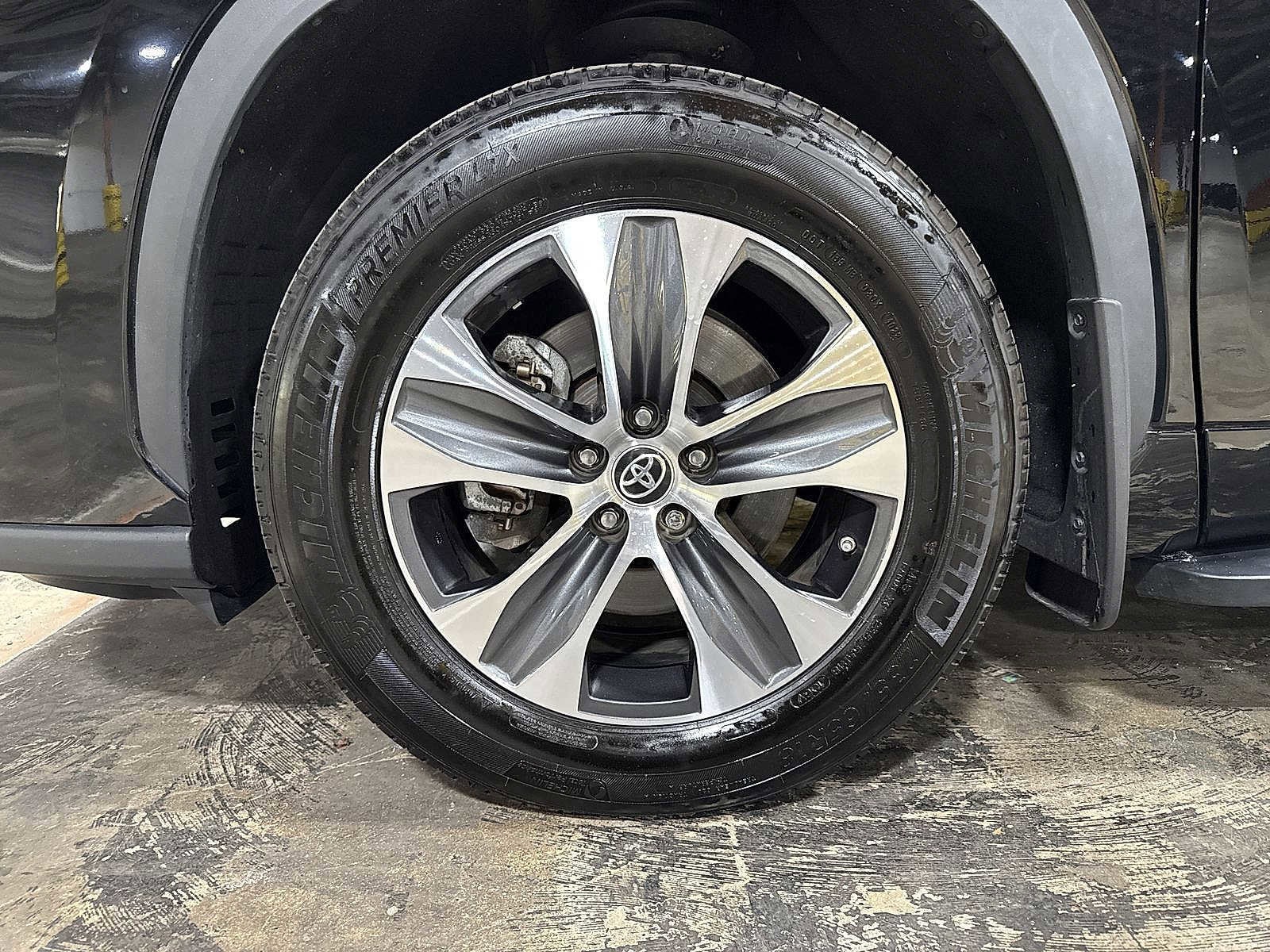 Thumbnail: 2023 Toyota Highlander - 10