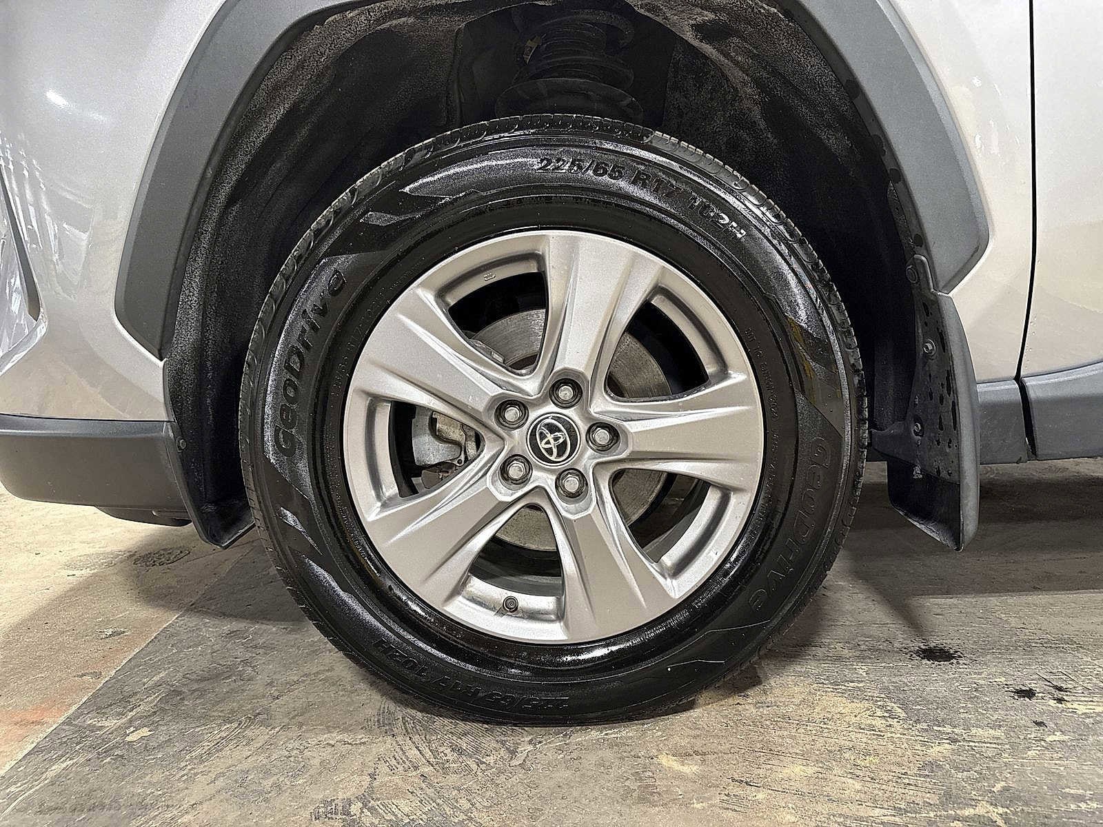 Thumbnail: 2022 Toyota RAV4 - 10