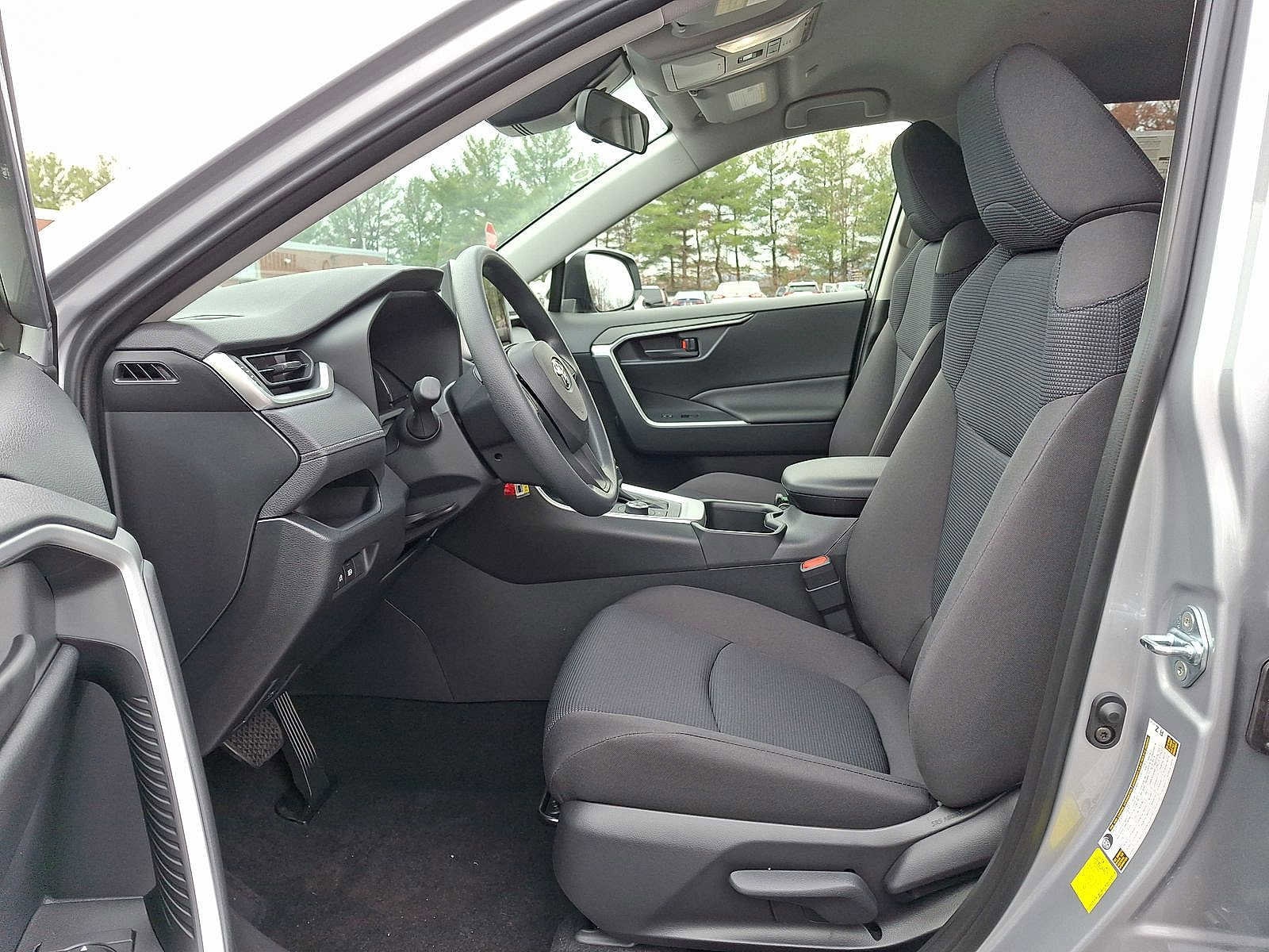 Thumbnail: 2025 Toyota RAV4 - 14