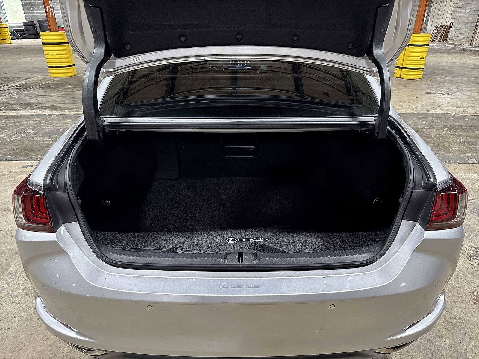 Thumbnail: 2019 Lexus ES - 11