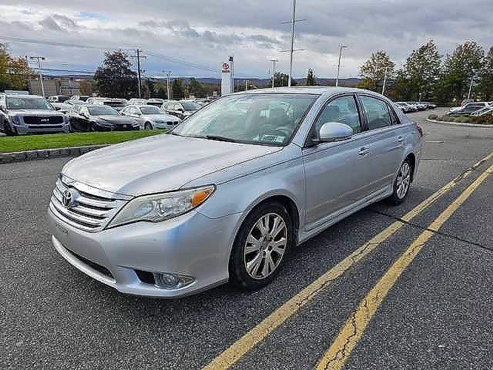 Thumbnail: 2011 Toyota Avalon - 1