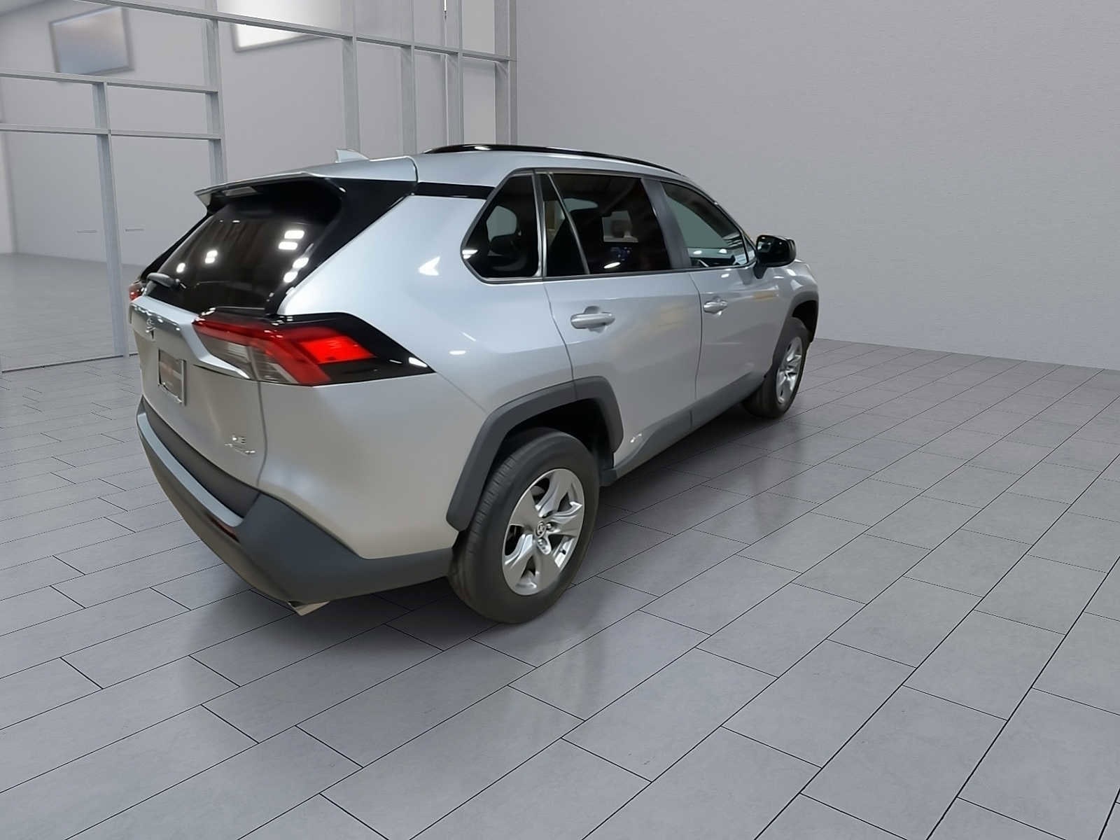 Thumbnail: 2022 Toyota RAV4 - 8