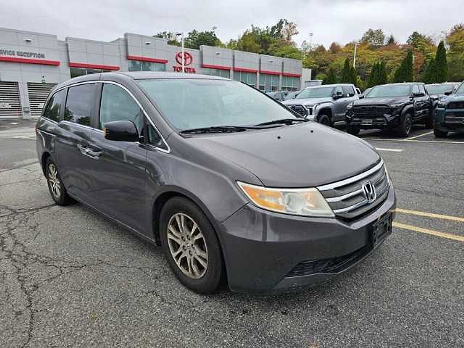 Thumbnail: 2012 Honda Odyssey - 3