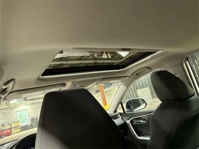 Thumbnail: 2022 Toyota RAV4 - 24
