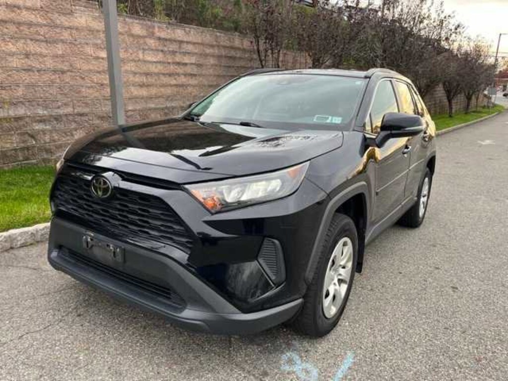Used 2019 Toyota RAV4 LE SUV
